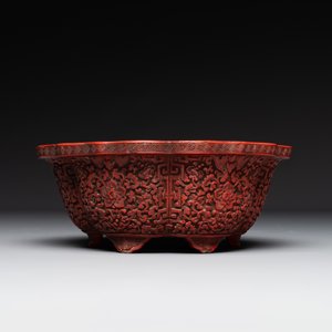 A Chinese red cinnabar lacquer jardiniere with floral design, Yongzheng/Qianlong — foto 5