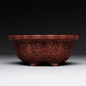 A Chinese red cinnabar lacquer jardiniere with floral design, Yongzheng/Qianlong — foto 7