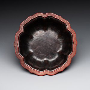 A Chinese red cinnabar lacquer jardiniere with floral design, Yongzheng/Qianlong — foto 8