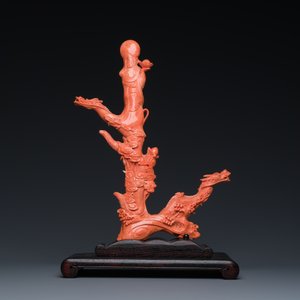 A Chinese red coral figure of a standing Bodhisattva with two dragons, 19/20th C. — 照片 5
