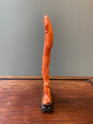 A Chinese red coral group of a standing Guanyin with a boy on a lotus flower, 19/20th C. — 照片 2