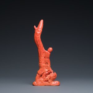 A Chinese red coral group of a standing Guanyin with a boy on a lotus flower, 19/20th C. — 照片 6