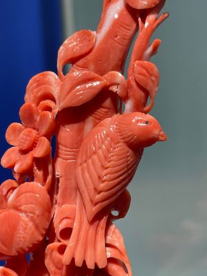 A Chinese red coral group of birds among flowering branches, 19/20th C. — foto 5
