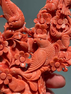 A Chinese red coral group of birds among flowering branches, 19/20th C. — foto 9