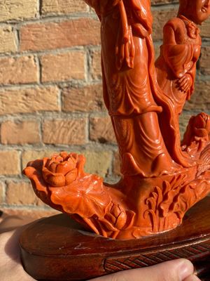 A Chinese red coral group of two standing ladies with lotus flowers, 19/20th C. — photo 21
