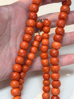 A Chinese red coral necklace, 19th C. — photo 12