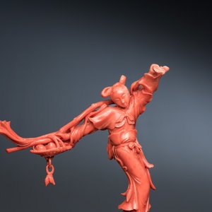 A Chinese red coral sculpture of the immortal Lan Caihe, 19/20th C. — 照片 8