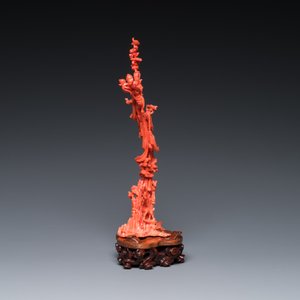 A Chinese red coral sculpture of Xiwangmu standing on a rock, 19/20th C. — 照片 3