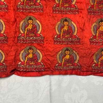 A Chinese red-ground brocade panel with seated Buddhas — photo 3