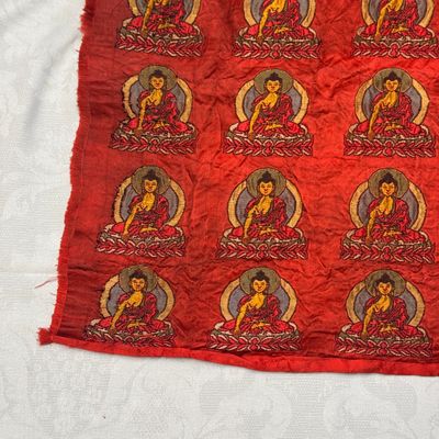 A Chinese red-ground brocade panel with seated Buddhas — photo 4