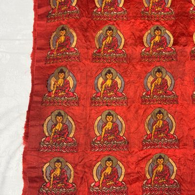 A Chinese red-ground brocade panel with seated Buddhas — photo 5
