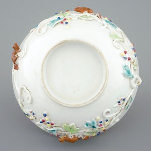 A Chinese relief-decorated famille rose cup and saucer with squirrels, Yongzheng, 1723-1735 — photo 5