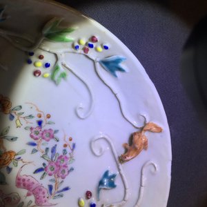 A Chinese relief-decorated famille rose cup and saucer with squirrels, Yongzheng, 1723-1735 — 照片 18