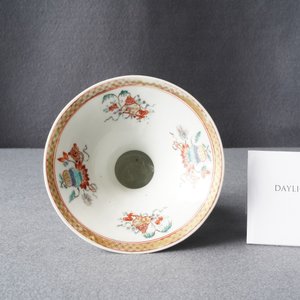 A Chinese relief-decorated 'squirrel and grapevine' spittoon, Yongzheng — 照片 10