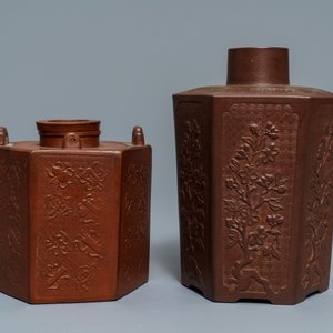 A Chinese relief-decorated Yixing stoneware caddy and a teapot, Kangxi — 照片 4