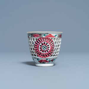 A Chinese reticulated double-walled famille rose cup and saucer, Yongzheng — photo 6