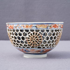 A Chinese reticulated double-walled Imari-style bowl, Kangxi — photo 16
