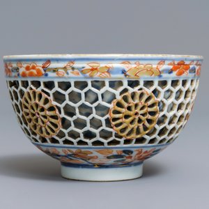 A Chinese reticulated double-walled Imari-style bowl, Kangxi — photo 3