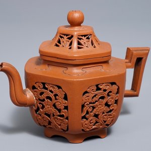 A Chinese reticulated double-walled Yixing stoneware teapot and cover, Kangxi — 照片 1