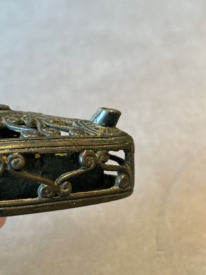 A Chinese reticulated lozenge-shaped double-walled bronze water dropper, 16th C. — photo 5