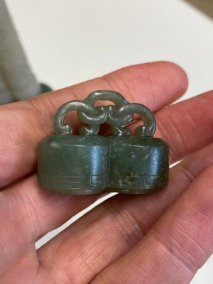 A Chinese reticulated white jade parfumier with spinach-green jade cover and base, Qing — 照片 4