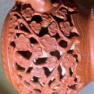 A Chinese reticulated Yixing stoneware teapot and cover, Kangxi — photo 27