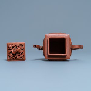 A Chinese reticulated Yixing stoneware teapot and cover, Kangxi — photo 6