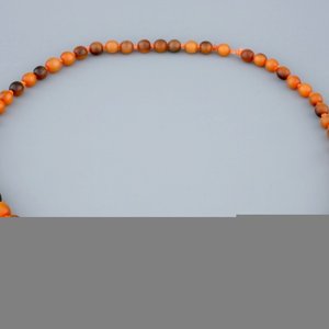 A Chinese rhino horn beads necklace, 19th C. — 照片 1