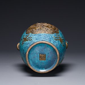 A Chinese robin's egg and faux bronze-glazed 'hu' vase, Qianlong mark, 19th C. — photo 5