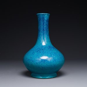 A Chinese robin's-egg-glazed bottle vase, 19th C. — 照片 1