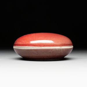 A Chinese robin's egg-glazed censer on a wooden stand and a copper-red-glazed seal paste box and cover, 19/20th C. — foto 8