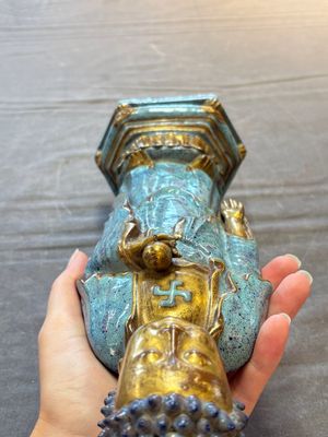 A Chinese robin's egg-glazed gilt-decorated standing Buddha, 18th C. — 照片 10