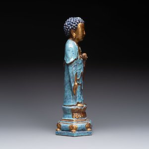 A Chinese robin's egg-glazed gilt-decorated standing Buddha, 18th C. — 照片 5