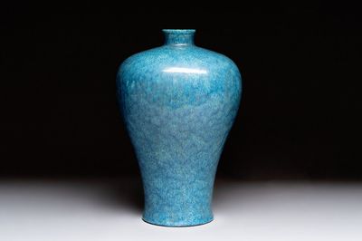 A Chinese robin's egg-glazed ‘meiping’ vase, 19/20th C.
