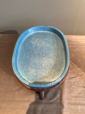 A Chinese robin's egg-glazed narcissus basin with a wooden stand, 19th C. — photo 5