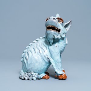 A Chinese robin's egg-glazed Shiwan pottery model of a qilin, 18/19th C. — photo 2