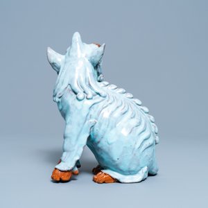 A Chinese robin's egg-glazed Shiwan pottery model of a qilin, 18/19th C. — photo 4