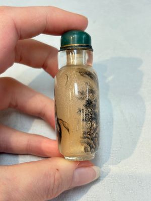 A Chinese rock crystal and two glass inside painted snuff bottles, 19/20th C., with a signed copy of 'Chinese Inside Painting of the Modern Age', 2005 — photo 19