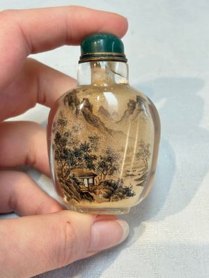 A Chinese rock crystal and two glass inside painted snuff bottles, 19/20th C., with a signed copy of 'Chinese Inside Painting of the Modern Age', 2005 — photo 20
