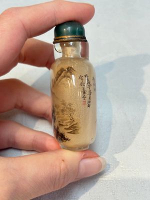 A Chinese rock crystal and two glass inside painted snuff bottles, 19/20th C., with a signed copy of 'Chinese Inside Painting of the Modern Age', 2005 — photo 21
