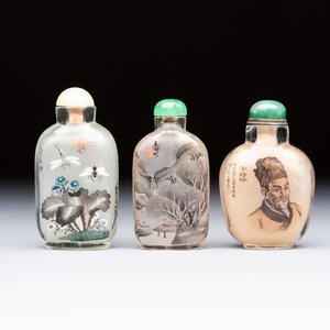 A Chinese rock crystal and two glass inside painted snuff bottles, 19/20th C., with a signed copy of 'Chinese Inside Painting of the Modern Age', 2005 — photo 3