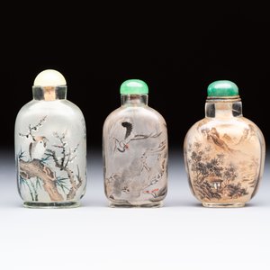A Chinese rock crystal and two glass inside painted snuff bottles, 19/20th C., with a signed copy of 'Chinese Inside Painting of the Modern Age', 2005 — photo 5