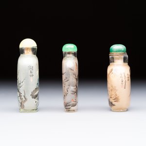 A Chinese rock crystal and two glass inside painted snuff bottles, 19/20th C., with a signed copy of 'Chinese Inside Painting of the Modern Age', 2005 — photo 6