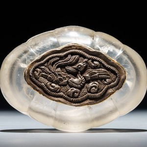 A Chinese rock crystal box and cover with silver plaque, 17/18th C. — 照片 1