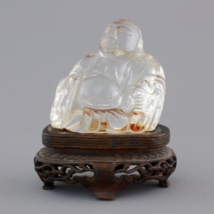 A Chinese rock crystal Buddha on stand, 18/19th C. — photo 2
