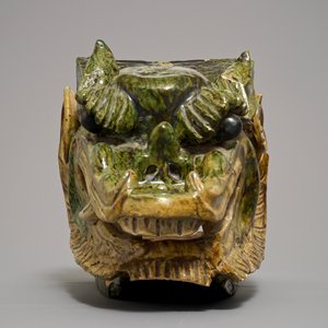 A Chinese roof tile shaped as a dragon's head, 19th C. — 照片 2
