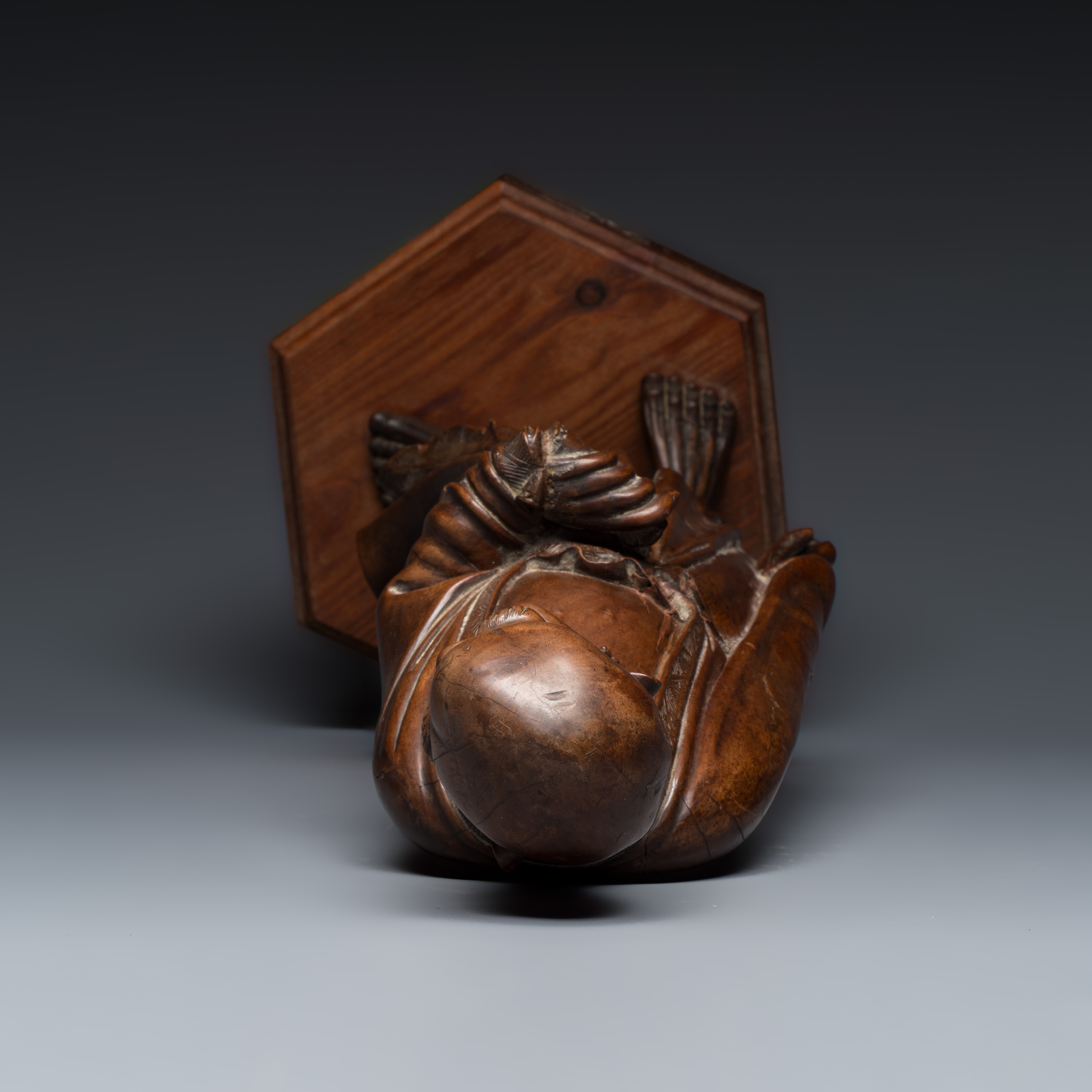A Chinese rootwood sculpture of an immortal and a boxwood sculpture of Bodhidharma — photo 7