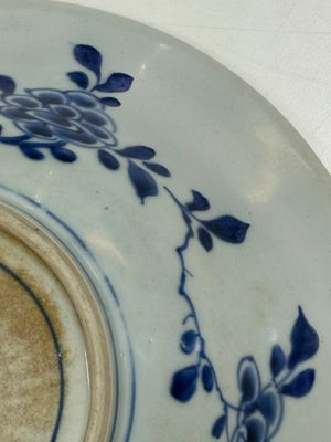 A Chinese rose-Imari 'Provinces' shaving bowl with the arms of Amsterdam, Kangxi, ca. 1720 — 照片 14