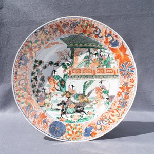 A Chinese rose-verte 'General Yang and Mu Guiying' dishes, Kangxi/Yongzheng — photo 3
