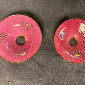 A Chinese ruby-ground Canton enamel teapot and a pair of covered bowls, Qianlong/Jiaqing — photo 32